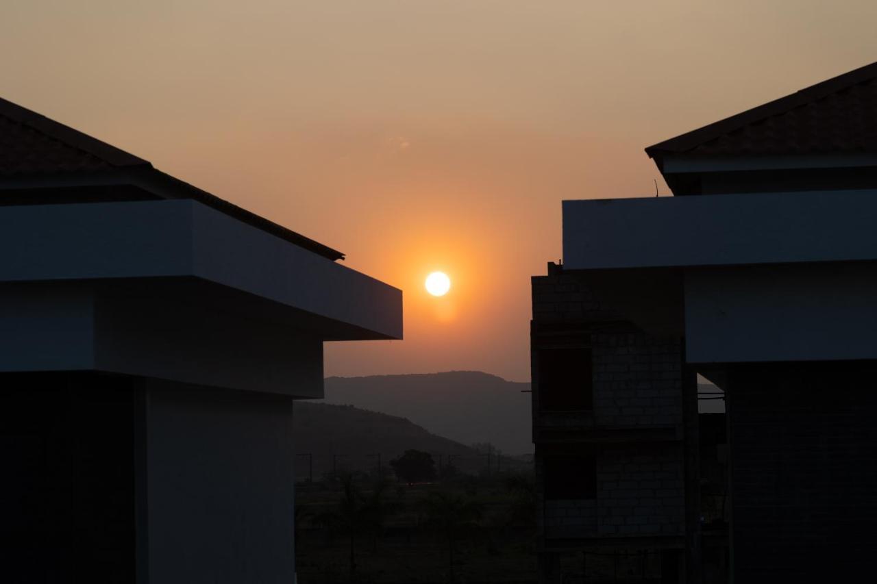 Mizzle Exotica Lonavala Apartment Exterior photo